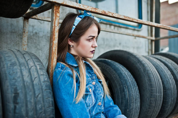 istock Young hipster girl 1007285716