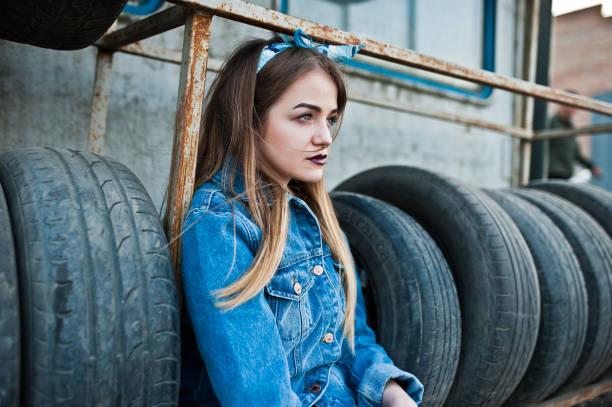 istock Young hipster girl 1007285718