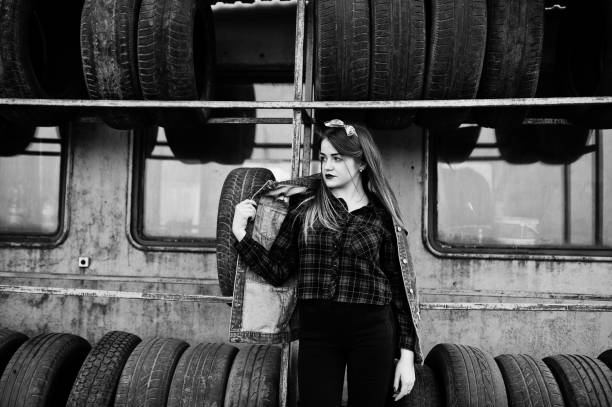 istock Young hipster girl 1007285762