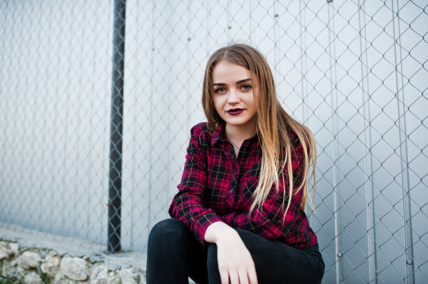 istock Young hipster girl 1007285898
