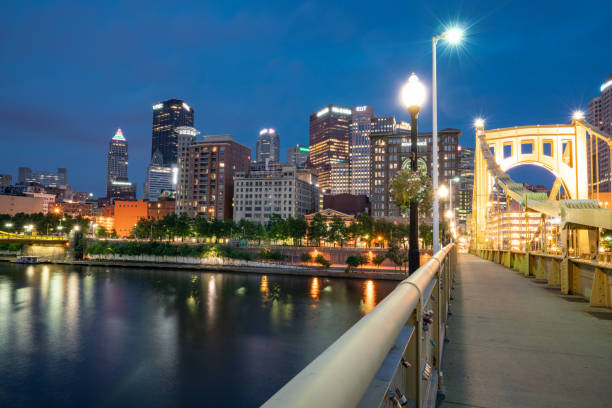 istock Pittsburgh, Pennsylvania Night Skyline from the Roberto Clemente Bridge 1007304982