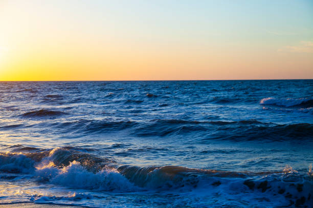 istock Beautiful sea at sunset 1007341644
