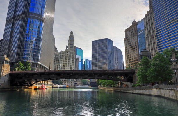 istock Chicago, Illinois and the Chicago River 1007367114