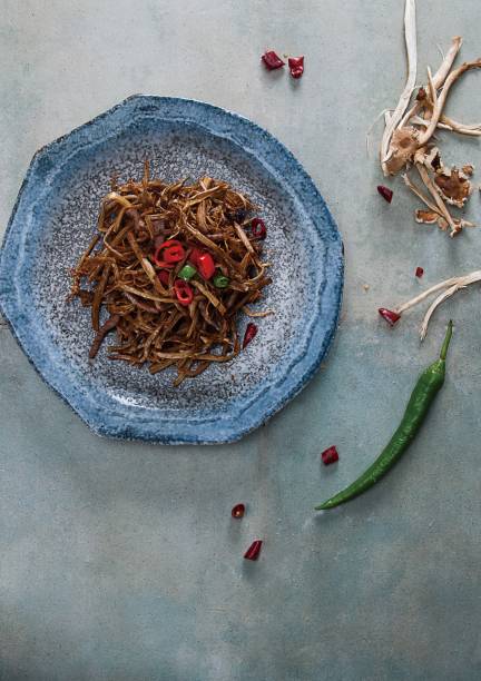 Green pepper fried black mushroom