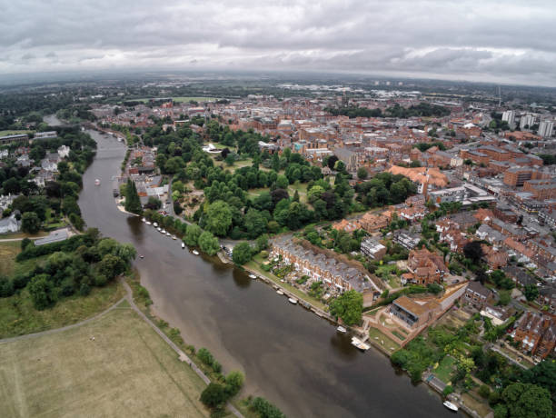 vista aérea de chester, grosvenor park y río dee - chester river fotografías e imágenes de stock