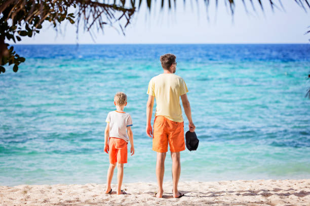 istock family on vacation 1007471448