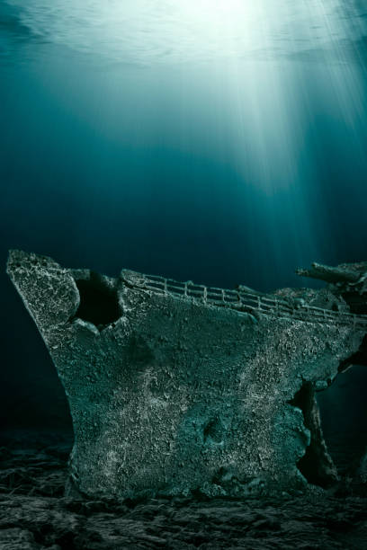 istock Deep of the sea, shipwreck in the first plan. 1007511358