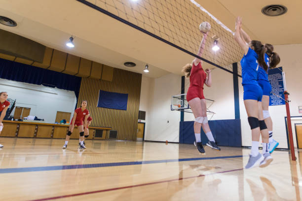 istock Defense wins volleyball games 1007546468