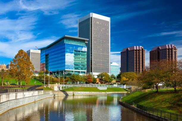 istock Richmond Downtown With Canal And Park During Autumn 1007585156