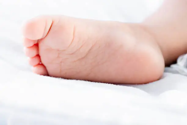 baby foot and toes