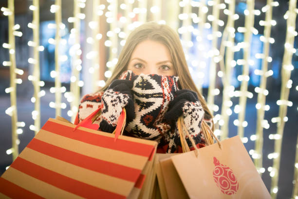istock Shopping In Secret 1007794692