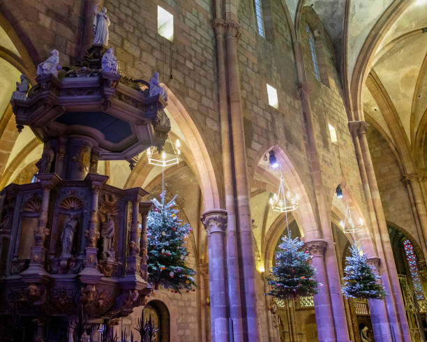 셀 레 스 탓, 세인트 조지의 교회 크리스마스 (알자스, 프랑스) - francia 뉴스 사진 이미지