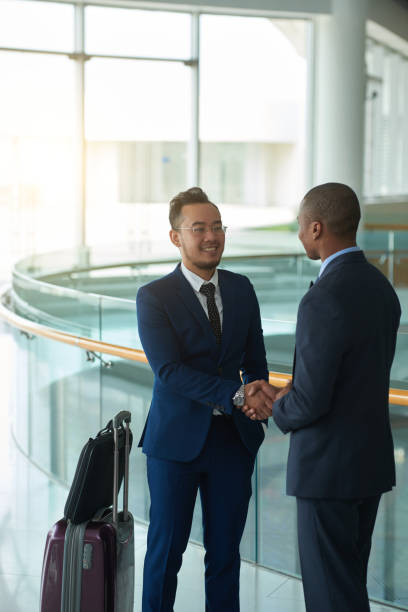 istock Meeting business partner 1007811924