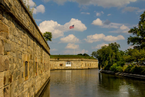 The Walls of Fort Monroe Fort Monroe sits on the Chesapeake Bay, and its fortifications once helped protect the bay from intruders. hampton virginia stock pictures, royalty-free photos & images
