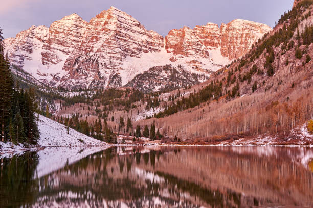 istock Maroon Bells and Maroon Lake at sunrise 1007994504