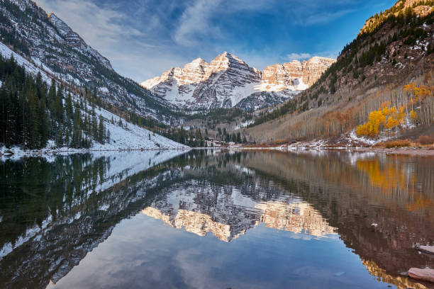 istock Maroon Bells and Maroon Lake landscape 1007994572