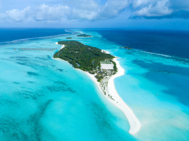 istock Amazing bird eyes view in Maldives 1008015510