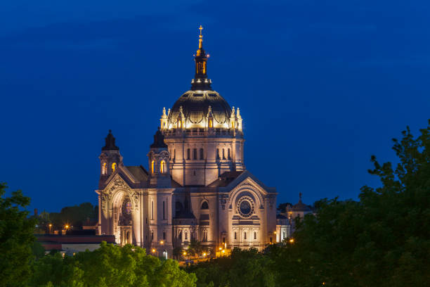istock Cathedral of Saint Paul 1008060314