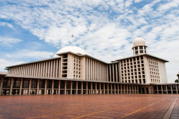 istock Istiqlal Mosque Jakarta, Indonesia 1008118622
