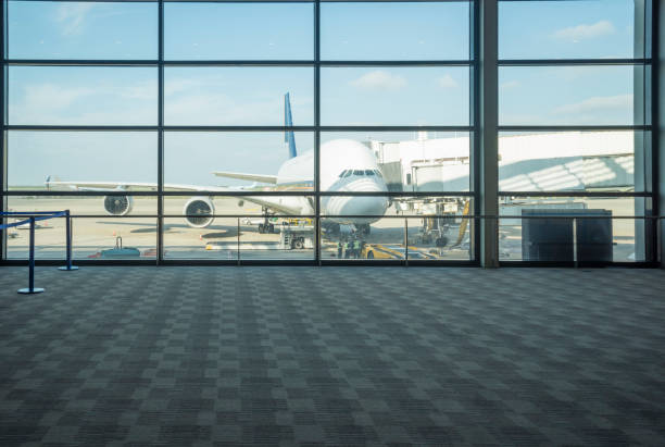 空港ターミナル - concourse ストックフォトと画像