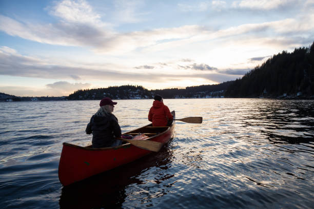 istock Canoeing in Deep Cove, Vancouver 1008175116