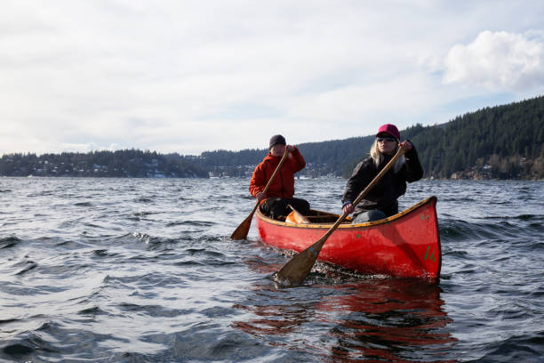 istock Canoeing in Deep Cove, Vancouver 1008177048