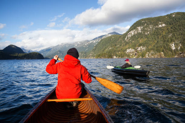 istock Canoeing in Deep Cove, Vancouver 1008177090