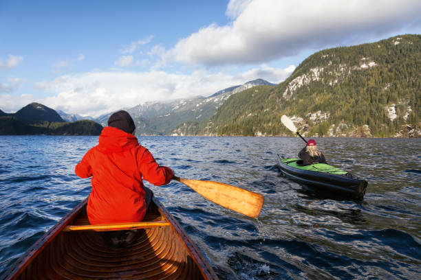 istock Canoeing in Deep Cove, Vancouver 1008183384