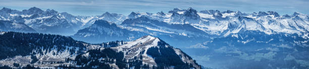 ��パノラマ rigi kulm (マウント リギのサミット、山の女王) スイス連邦共和国からのアルプスを表示 - european alps europe high up lake ストックフォトと画像