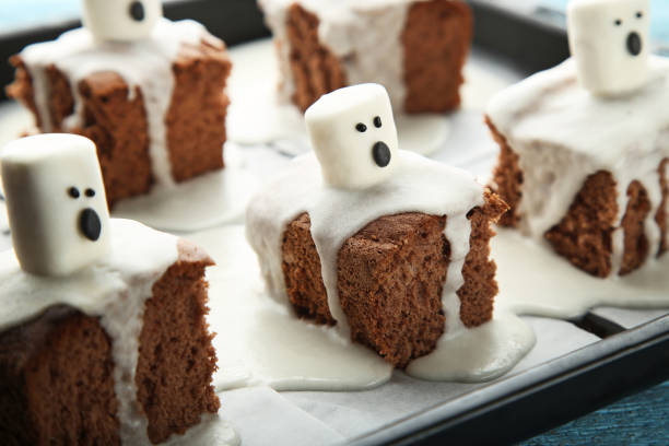 istock Sweet brown halloween cookies with marshmallows 1008274996