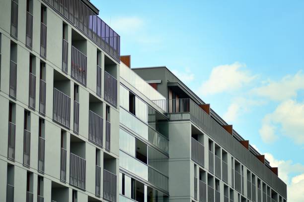 istock Facade of a modern apartment building 1008287828