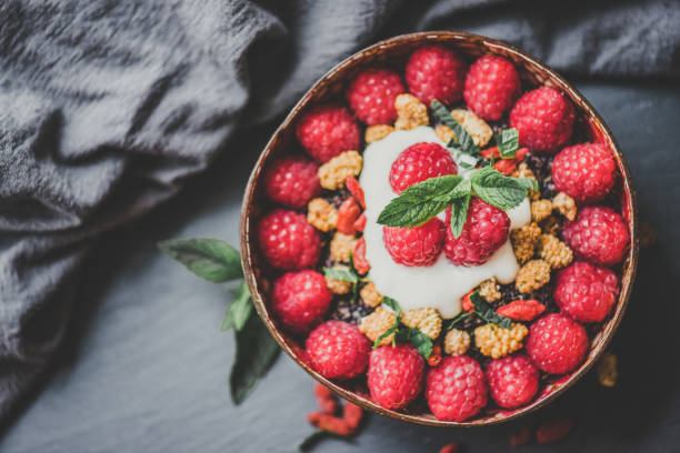 istock Food Trend – Fruit Bowls 1008305246