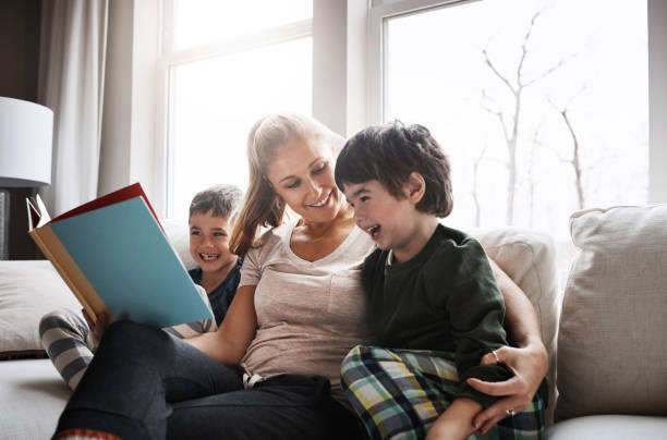 istock Books are fun for the whole family 1008383586