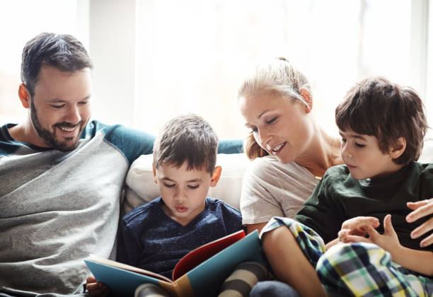 istock Family bonds inspired by books 1008385970