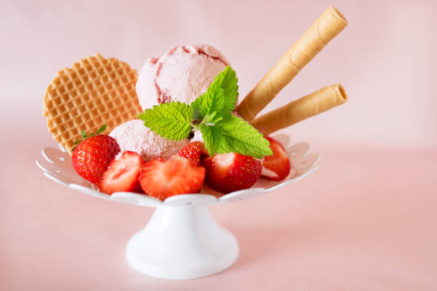 istock Ice cream with fresh strawberries 1008402458