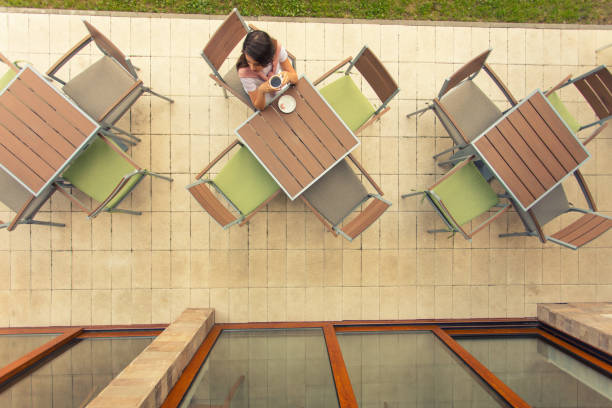 istock Relaxation on terrace in restaurant 1008405022