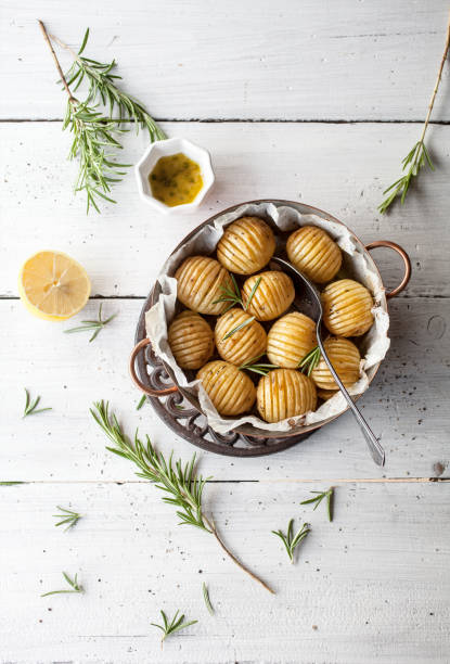 lemony ziemniaki rozmarynu - lemony zdjęcia i obrazy z banku zdjęć