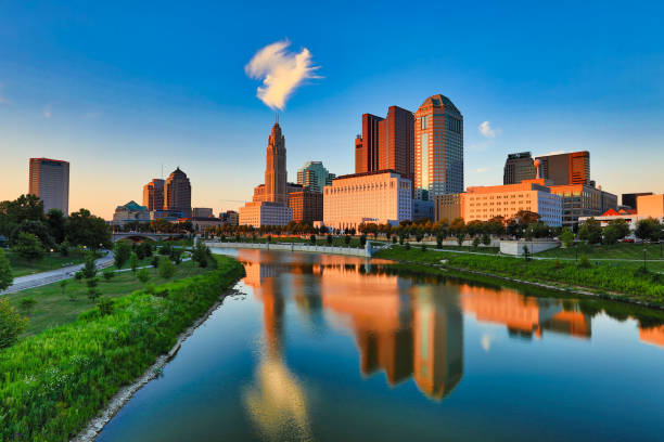istock Columbus, Ohio skyline along the Scioto River 1008492080