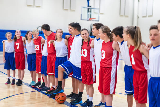 istock Co-ed high school basketball teams 1008556942