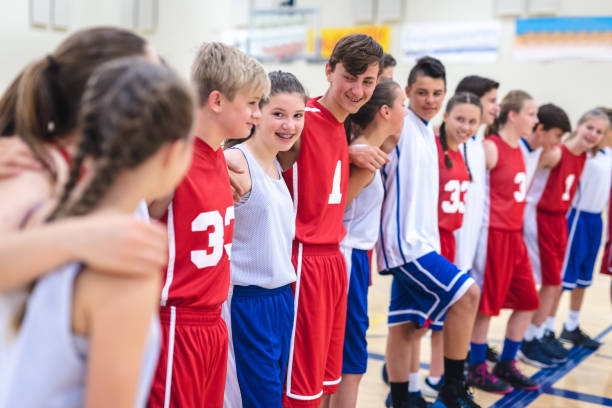 istock Co-ed high school basketball teams 1008557012
