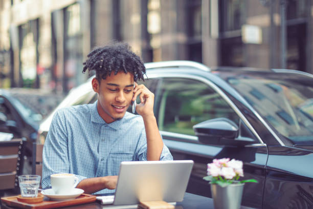 istock Young businessman in a coffee shopp 1008573880