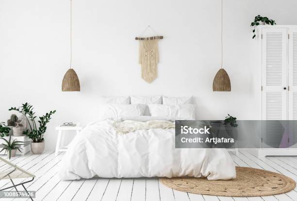 Foto de Quarto Em Estilo Bohoscandi e mais fotos de stock de Quarto de dormir - Quarto de dormir, Cama, Branco