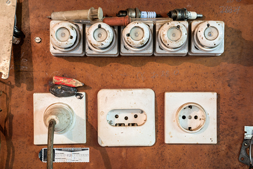 Old electric fuses and sockets