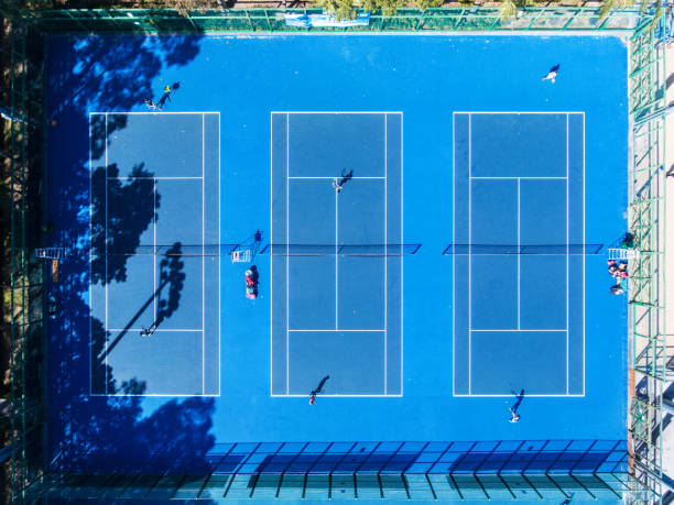 vista aerea dei campi da tennis - toughness surface level court tennis foto e immagini stock