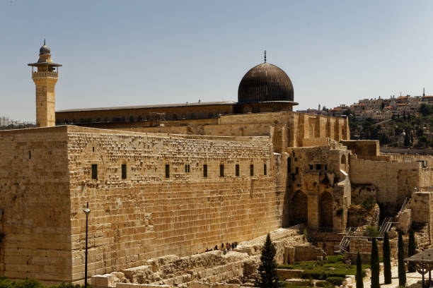 エルサレムの寺院の台紙の南壁 - god column dome mountain ストックフォトと画像