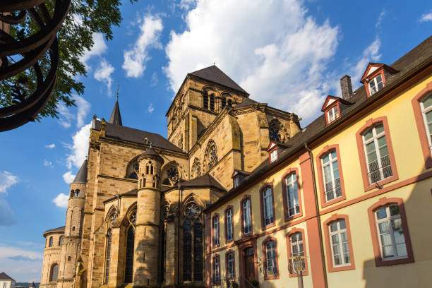 histórico dom chur trier alemania - trierer dom fotografías e imágenes de stock