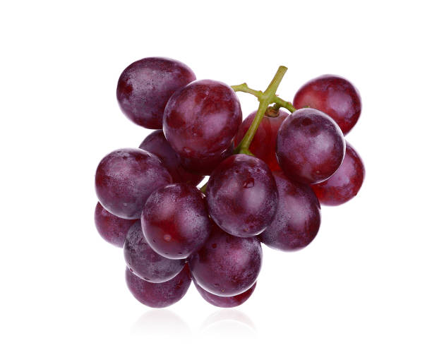 흰색 배경에 고립 된 신선한 붉은 포도 - grape green red purple 뉴스 사진 이미지