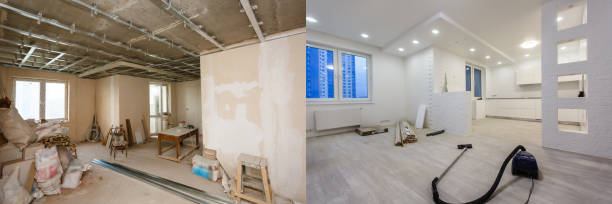 vergelijking van een kamer in een appartement voor en na renovatie nieuw huis - badkamer huis fotos stockfoto's en -beelden