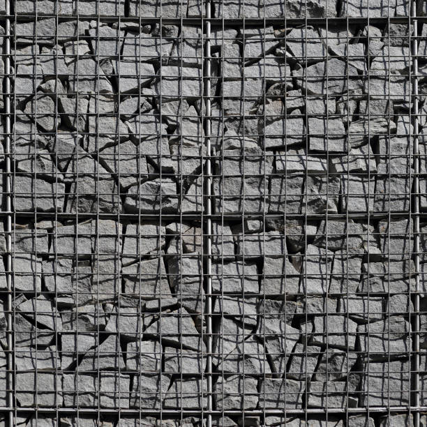重力擁壁の蛇籠壁工法 - gabion wall ストックフォトと画像