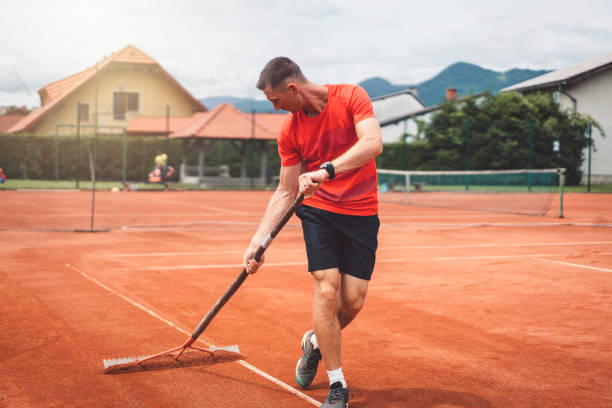 istock Preparing the court for the tennis match 1009036344